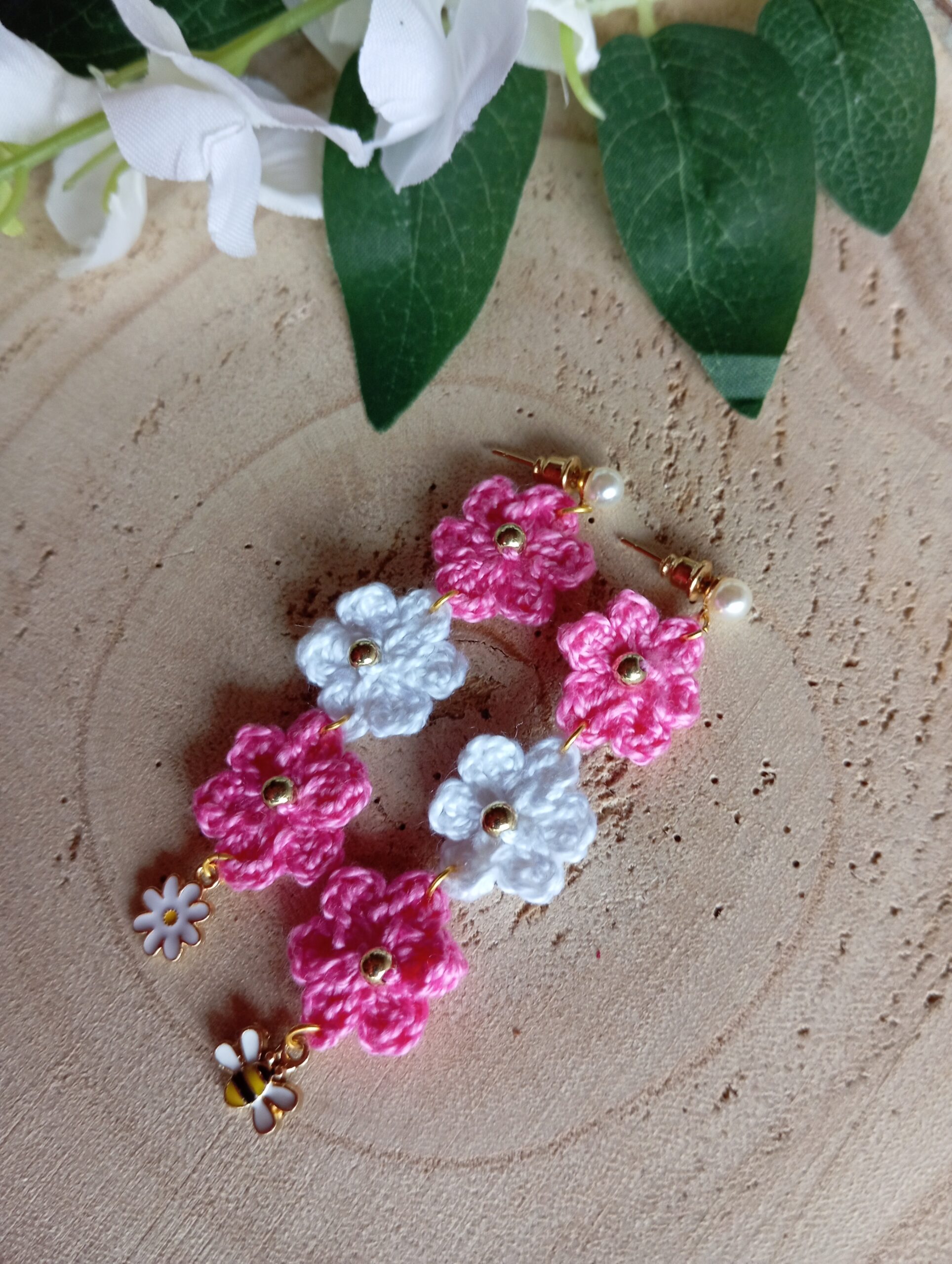 Pendientes de margaritas y abeja 馃悵 - Imagen 2