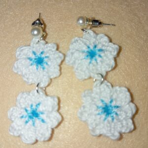Pendientes de flores blancas
