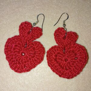 Pendientes grandes de corazón rojo